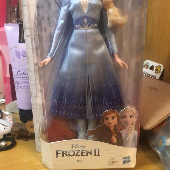 Frozen Elsa doll - Picture 4 of 7